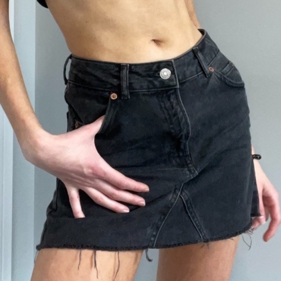 Topshop Moto Black Denim Skirt - Picture 2 of 14
